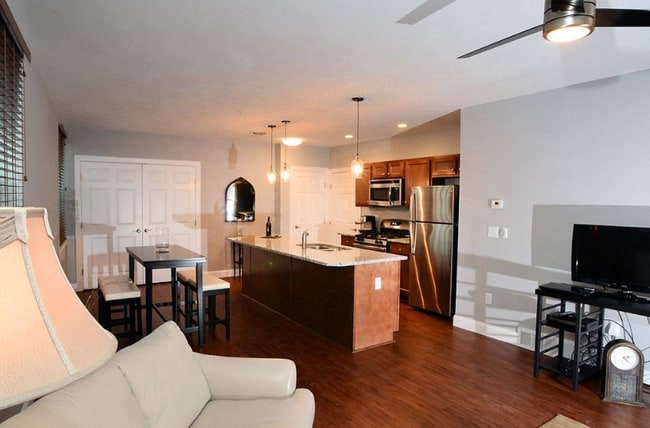 Building Photo - 201 S Main St