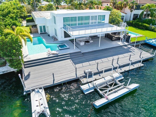 Building Photo - 1055 Stillwater Dr