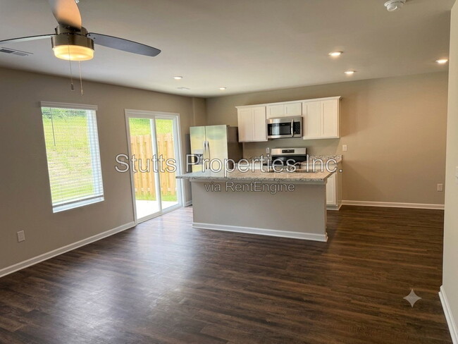 Photo - 4137 Hudson Ct SW
