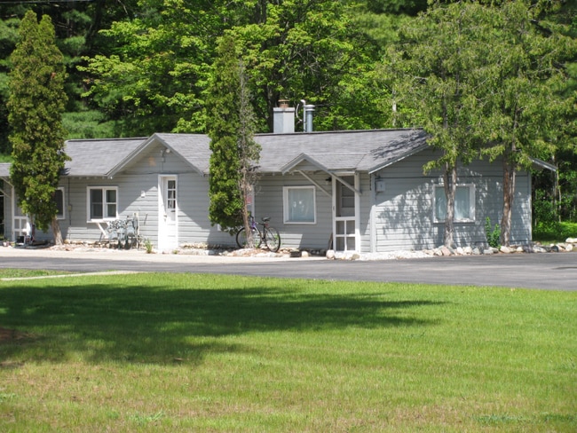 Building Photo - 3779 N Four Mile Rd