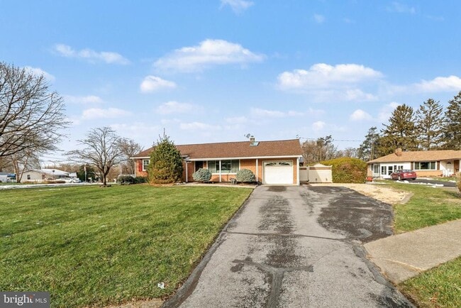 Photo - 8 Midland Ct