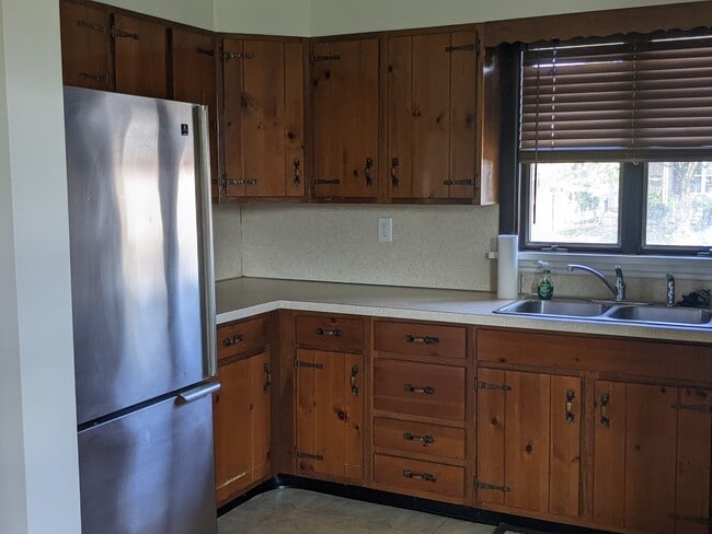 Photo - 613 N Chestnut St