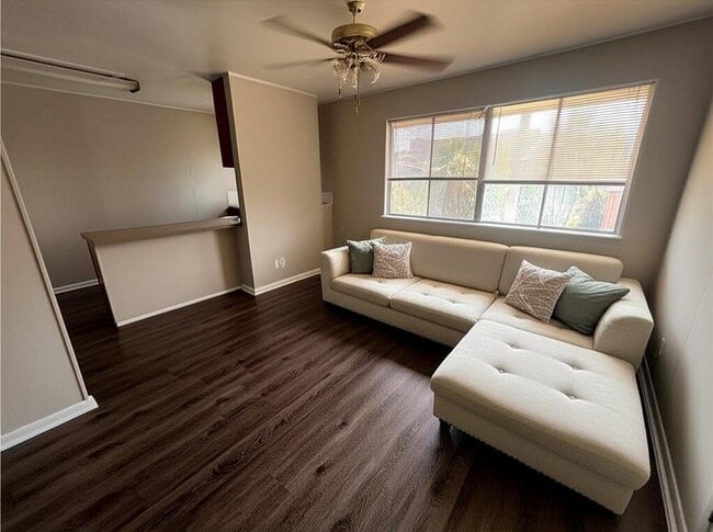 Photo - 3304 Red River St Unit 204