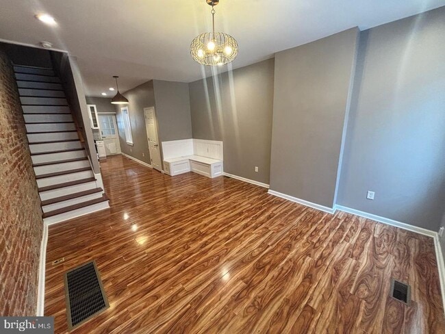 Building Photo - 845 Mercer St Rental