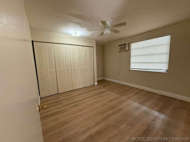 Photo - 717 SW 2nd Ct