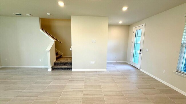 Photo - 4576 Maple Waltz