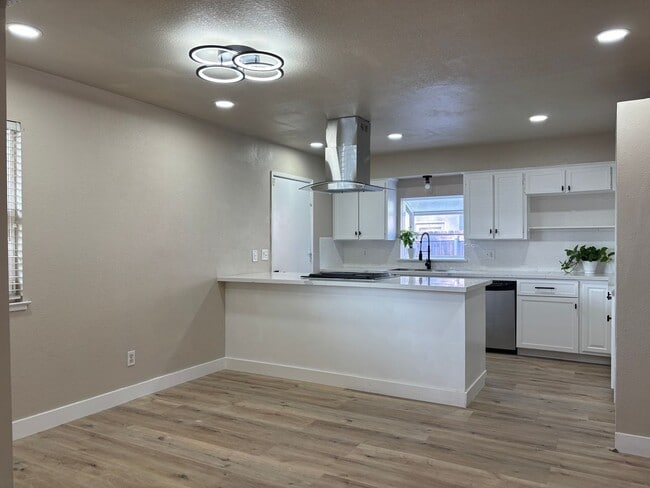 Photo - Nice 3 bedroom 2 bathroom Clovis home with modern updates, a nice floor plan and solar. Clovis co...