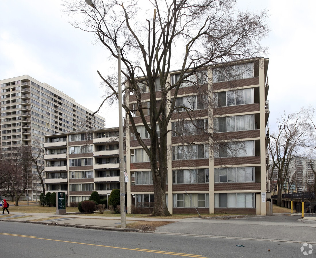 Photo - Milepost & Thorncliffe Park
