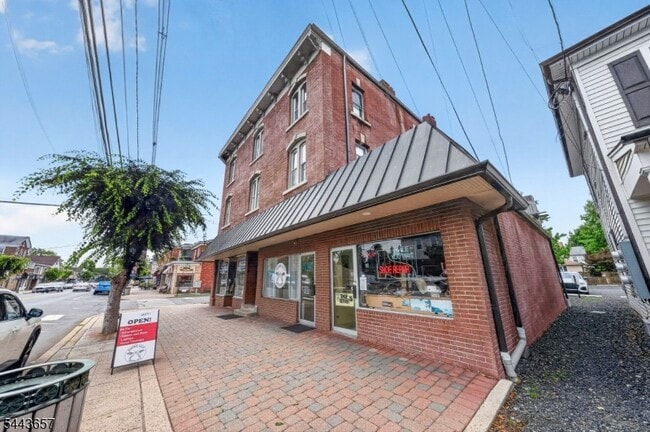 Photo - 56 W Somerset St Unit 1