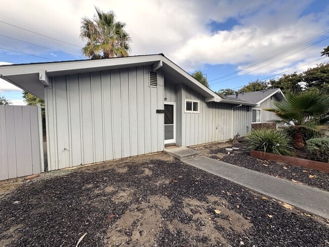 Photo - 1061 Alma St Unit 1061