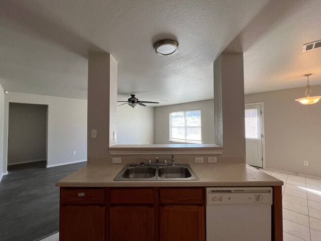 Photo - 232 Buttercup Way