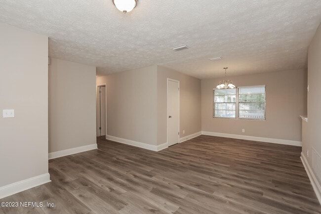 Photo - 7421 Deepwood Dr N