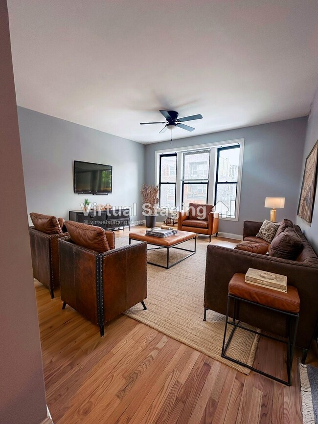 Photo - 900 W Montrose Ave