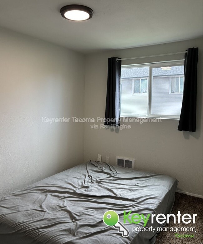 Photo - 1302 E 40th St