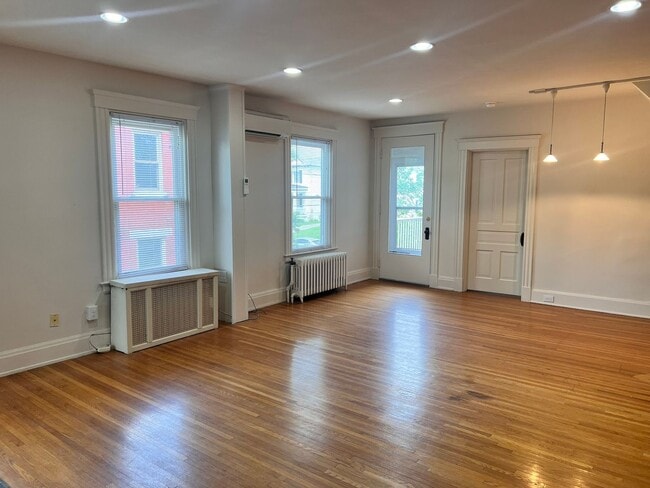 Photo - 3535 Michigan Ave Unit 3535 Michigan Apt #3