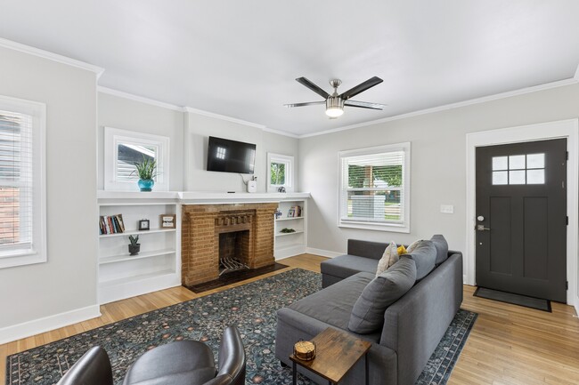 Photo - 1424 NE 8th St