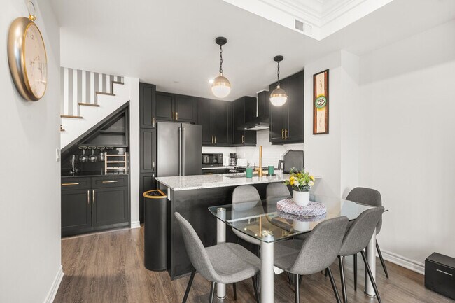 Photo - 3567 Lake Shore Blvd W Unit ID1345883P