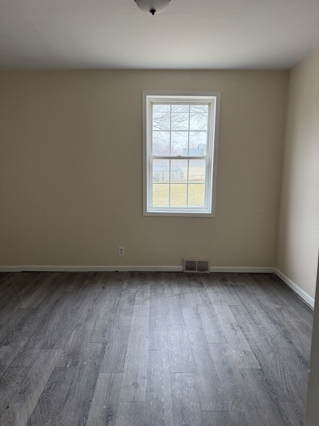 Photo - 458 S Float Ave