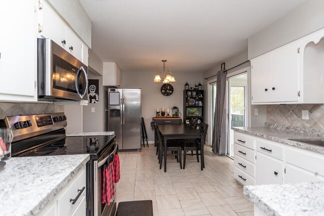 Photo - Peaceful Bi-Level Home in a Quiet Cul-de-Sac