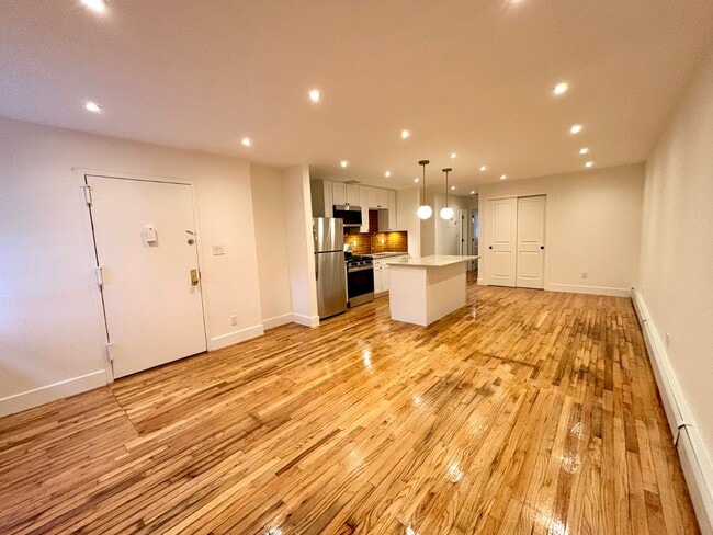 Photo - 2182 Davidson Ave