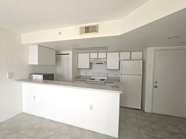 3635 Seaside Dr Unit 406