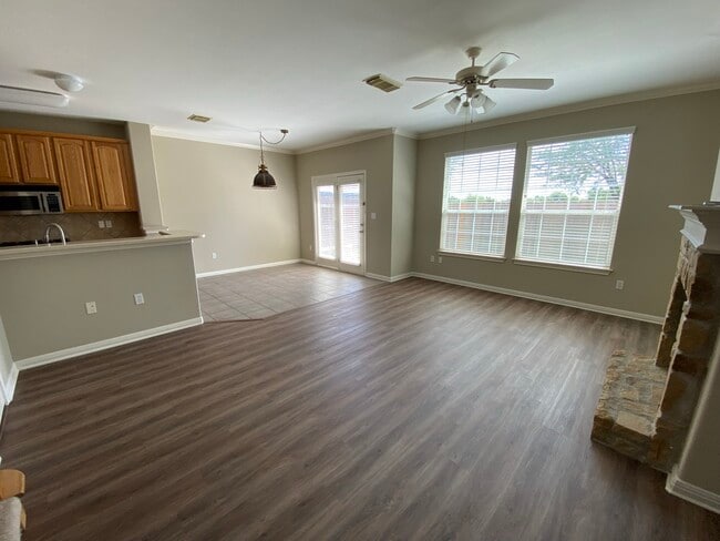 Photo - 1101 E Parmer Ln Condo Unit 205