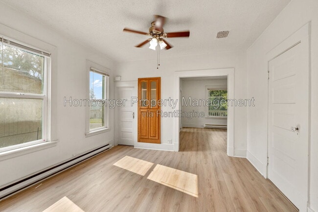 Photo - 1504 W Alice Ave
