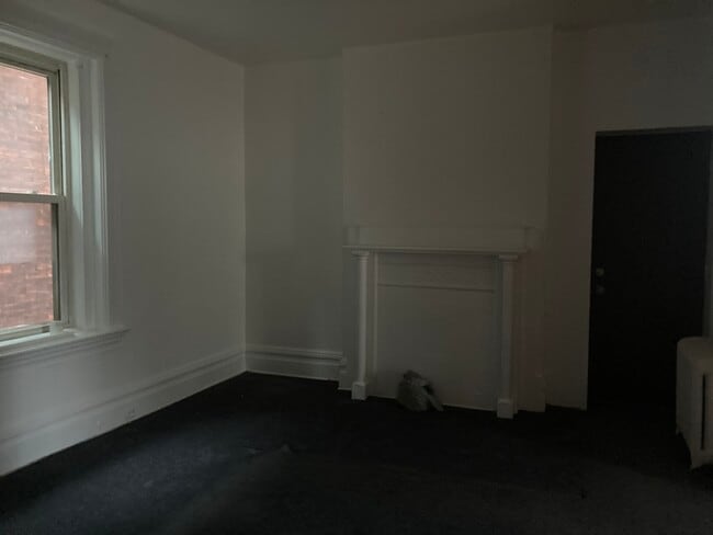 Building Photo - 5120 Friendship Ave Unit 2