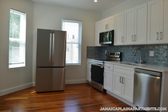 Photo - 370a Centre St Unit 3