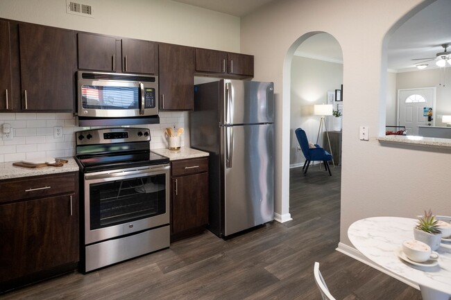 Building Photo - The Retreat at Steeplechase Rental