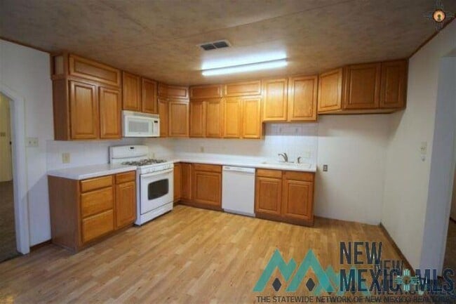 Photo - 1421 Ross St