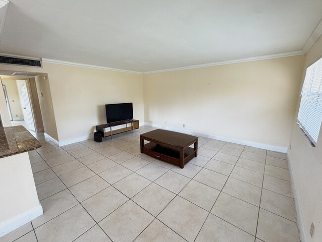 Photo - 301 Seville Dr