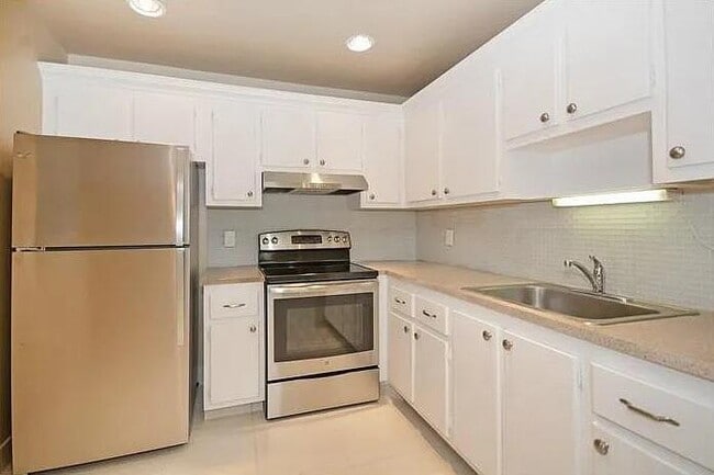 Photo - 78 Monaco Blvd Unidad B