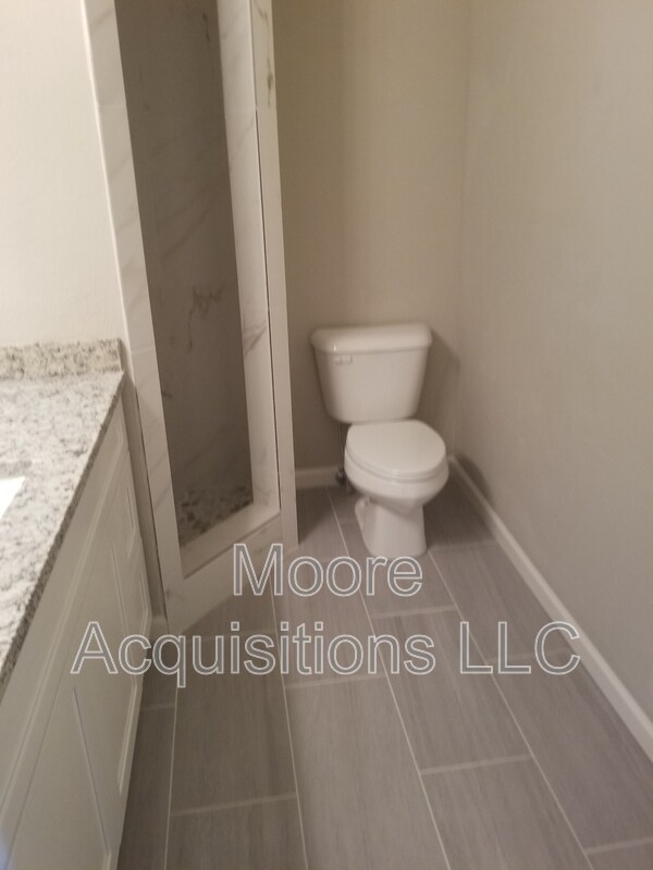 Photo - 1833 Skyline Dr