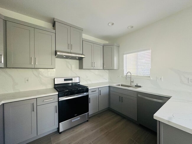 Photo - 17122 Santa Lucia St Unidad 17122 A - ADU