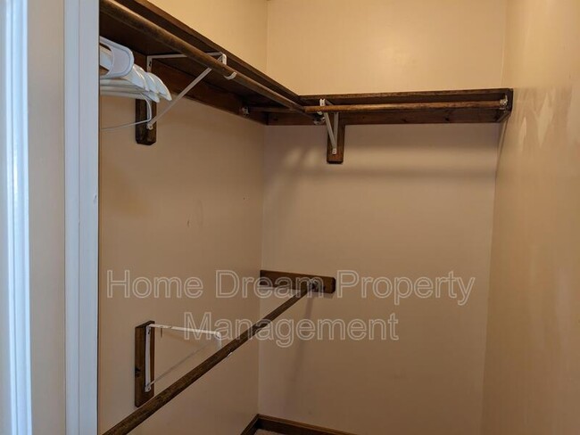 Photo - 11 Endicott Ln