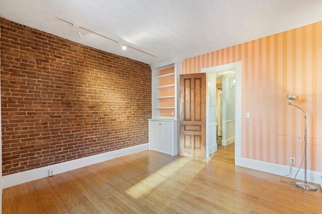 Photo - 437 Marlborough St Unit 12