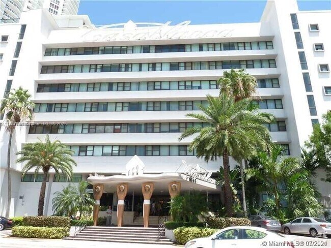 Building Photo - 6345 Collins Ave Unit PH-21 Rental