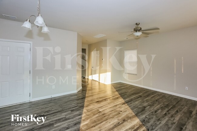 Photo - 9613 Hamel St