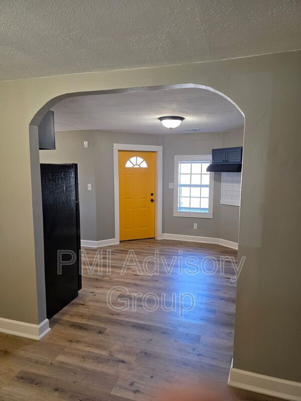 Photo - 1407 NE Sardou Ave