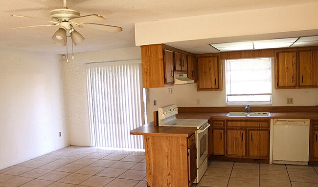 Photo - Home in the Goldenrod Area for rent.