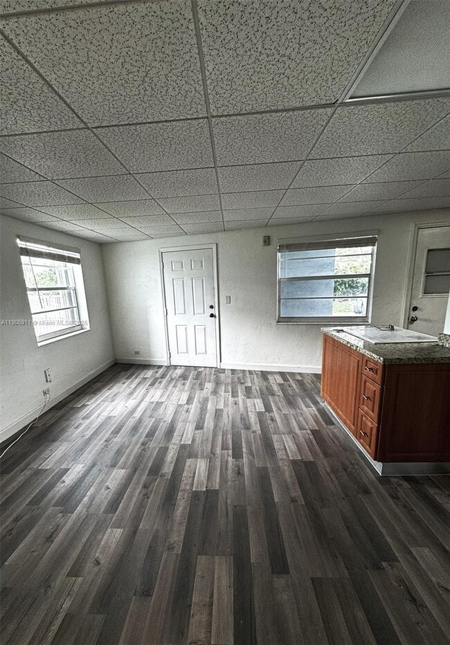 Building Photo - 1610 NW N River Dr Unit 112