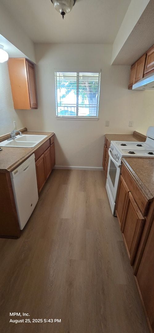 Building Photo - 3 bedroom 2 bath across from the park Rental