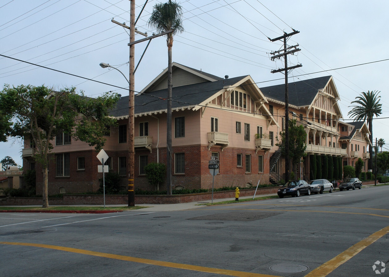 Photo - 105 W Sola St