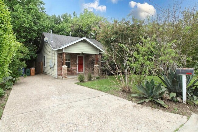 Photo - 5411 Hudson St