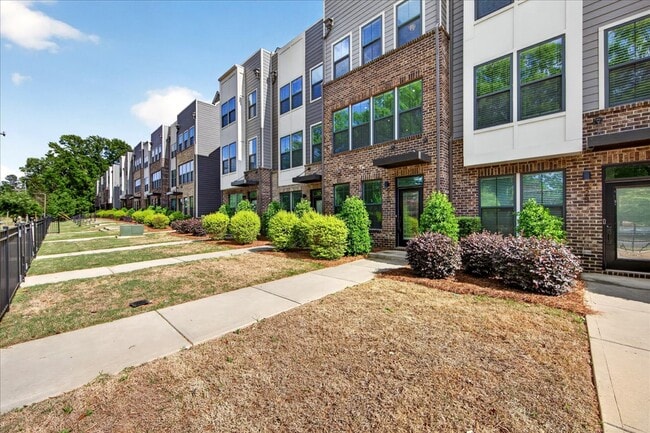 Photo - 530 Billingsley Rd