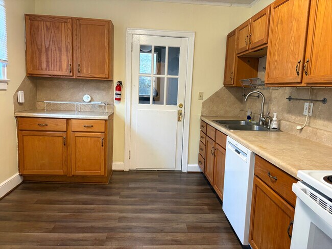 Photo - 407 Hemphill St