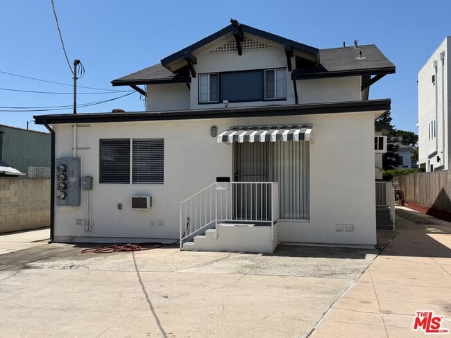 Building Photo - 2240 Crenshaw Blvd Unit C