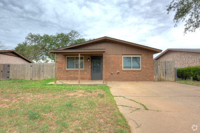 Building Photo - 6403 28th St Rental