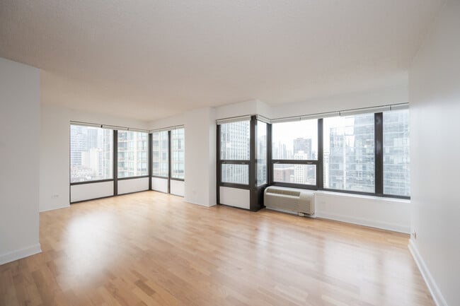 Photo - 30 E Huron St Unit 2204